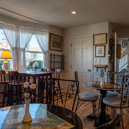 A Cape Cod Ocean Manor Inn ไฮยานนิส ภายนอก รูปภาพ