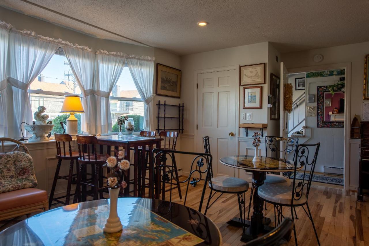 A Cape Cod Ocean Manor Inn ไฮยานนิส ภายนอก รูปภาพ