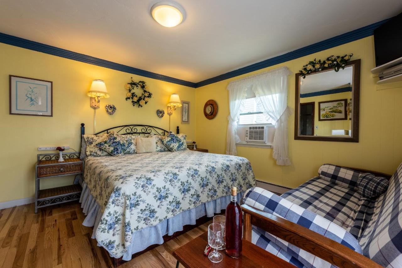 A Cape Cod Ocean Manor Inn ไฮยานนิส ภายนอก รูปภาพ