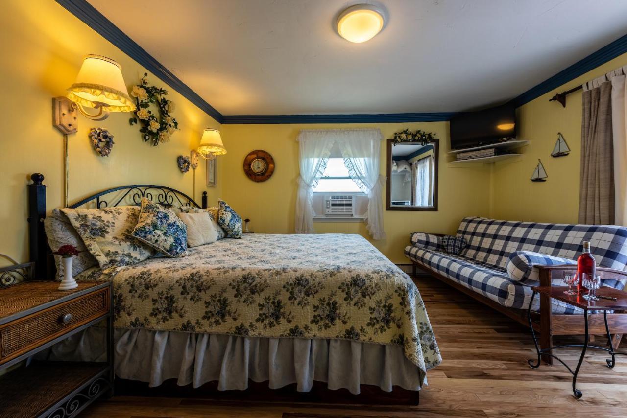 A Cape Cod Ocean Manor Inn ไฮยานนิส ภายนอก รูปภาพ