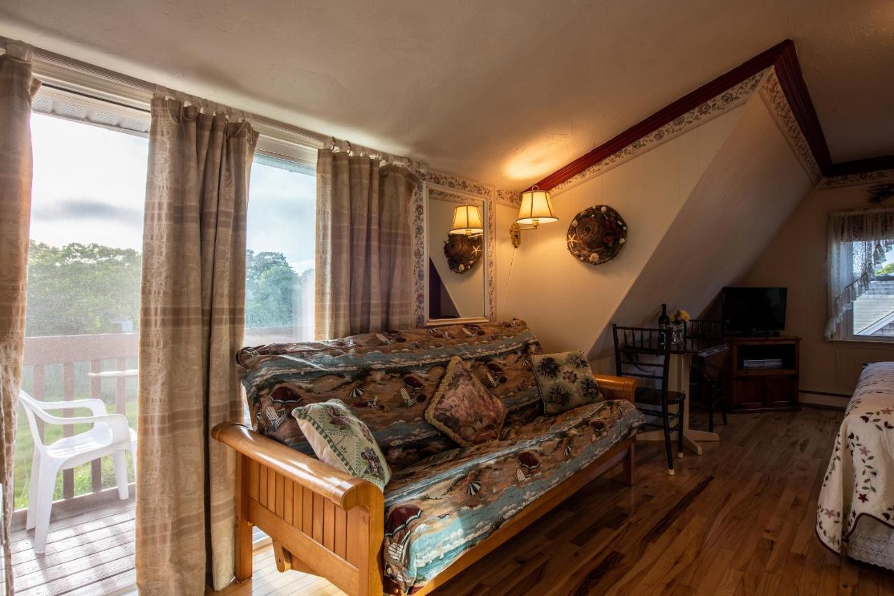 A Cape Cod Ocean Manor Inn ไฮยานนิส ภายนอก รูปภาพ