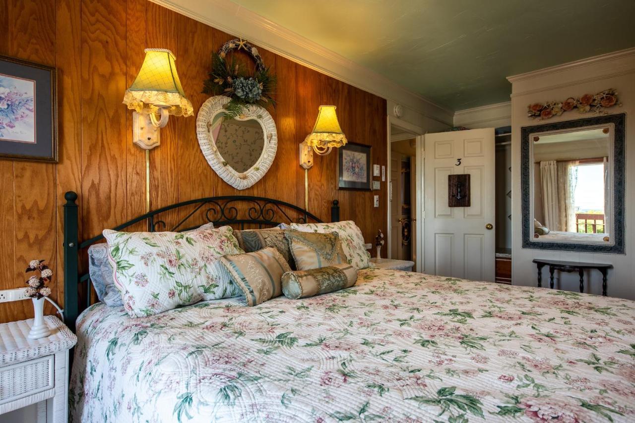 A Cape Cod Ocean Manor Inn ไฮยานนิส ภายนอก รูปภาพ