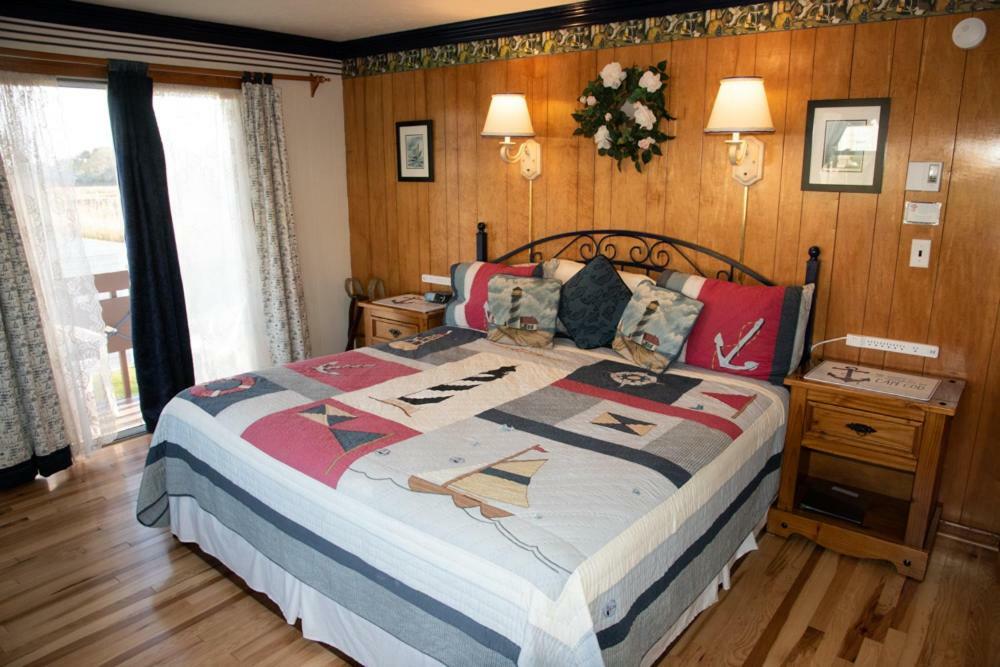 A Cape Cod Ocean Manor Inn ไฮยานนิส ภายนอก รูปภาพ